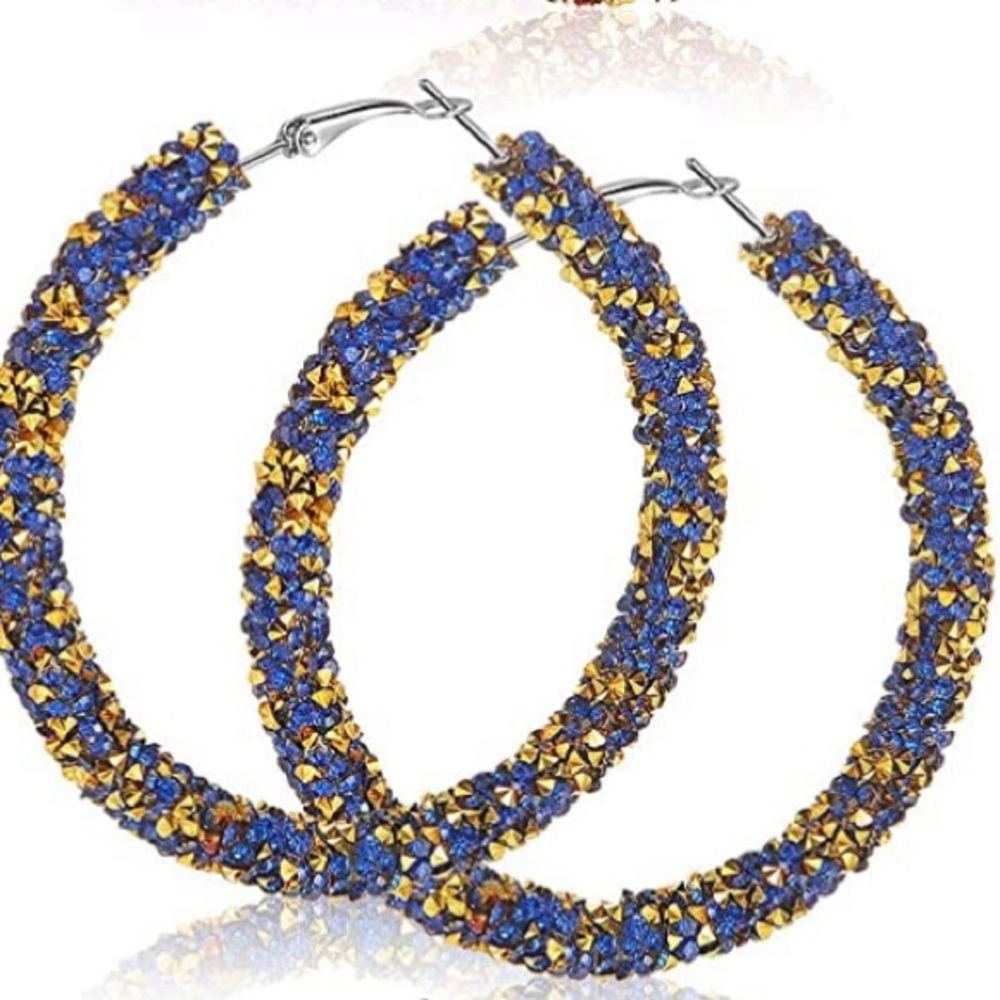 Lia  (All Earrings 5/$30)